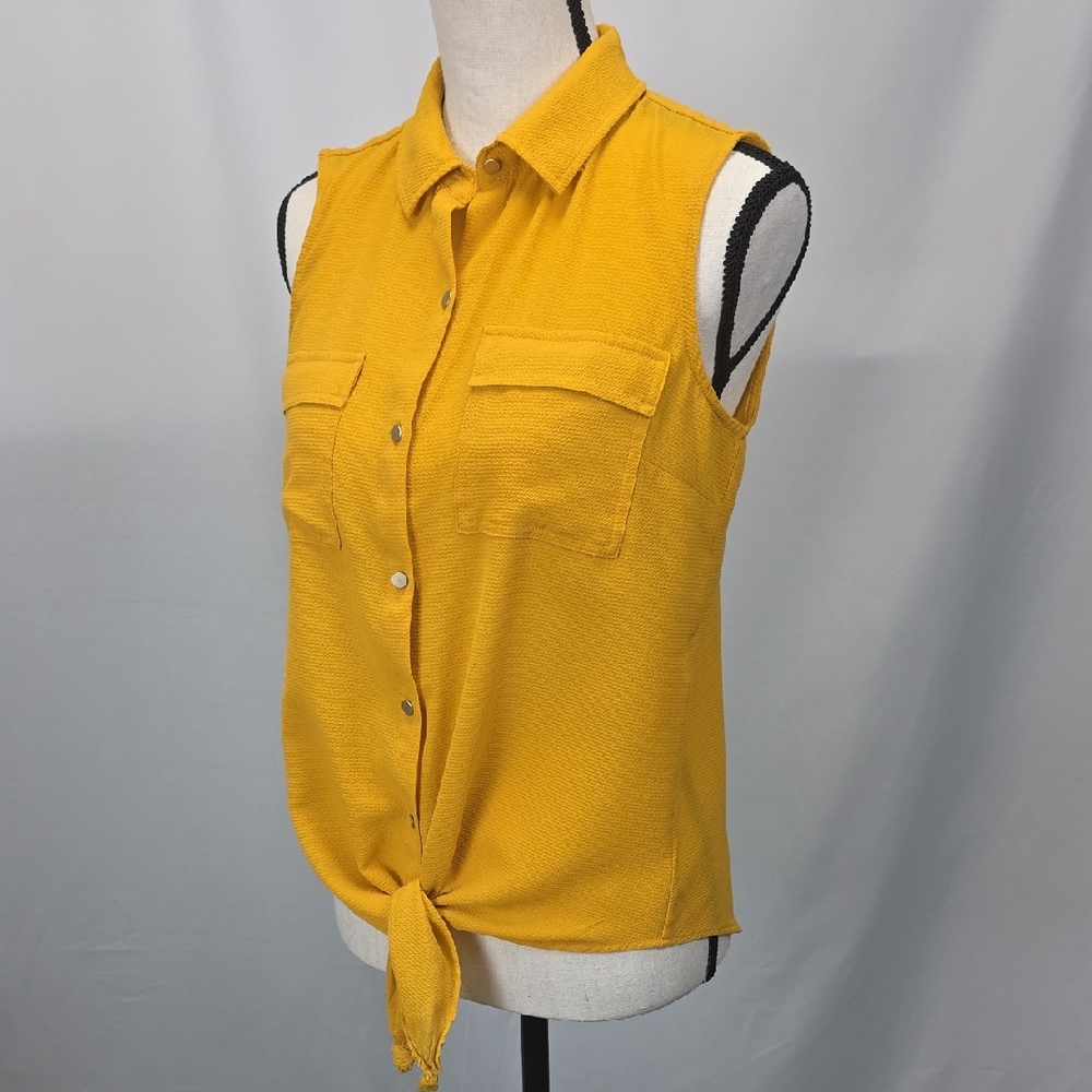 Jones New York Yellow Sleeveless Button-Down Shirt
